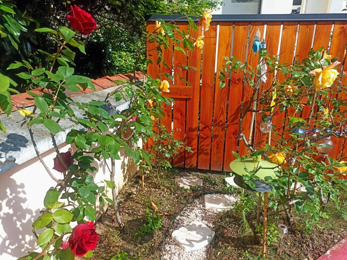 Bed and Breakfast Un Moment De Douceur Nancy Exterior foto